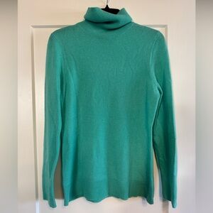 Alex Marie 100% Cashmere Sweater, turtle neck
Size Medium